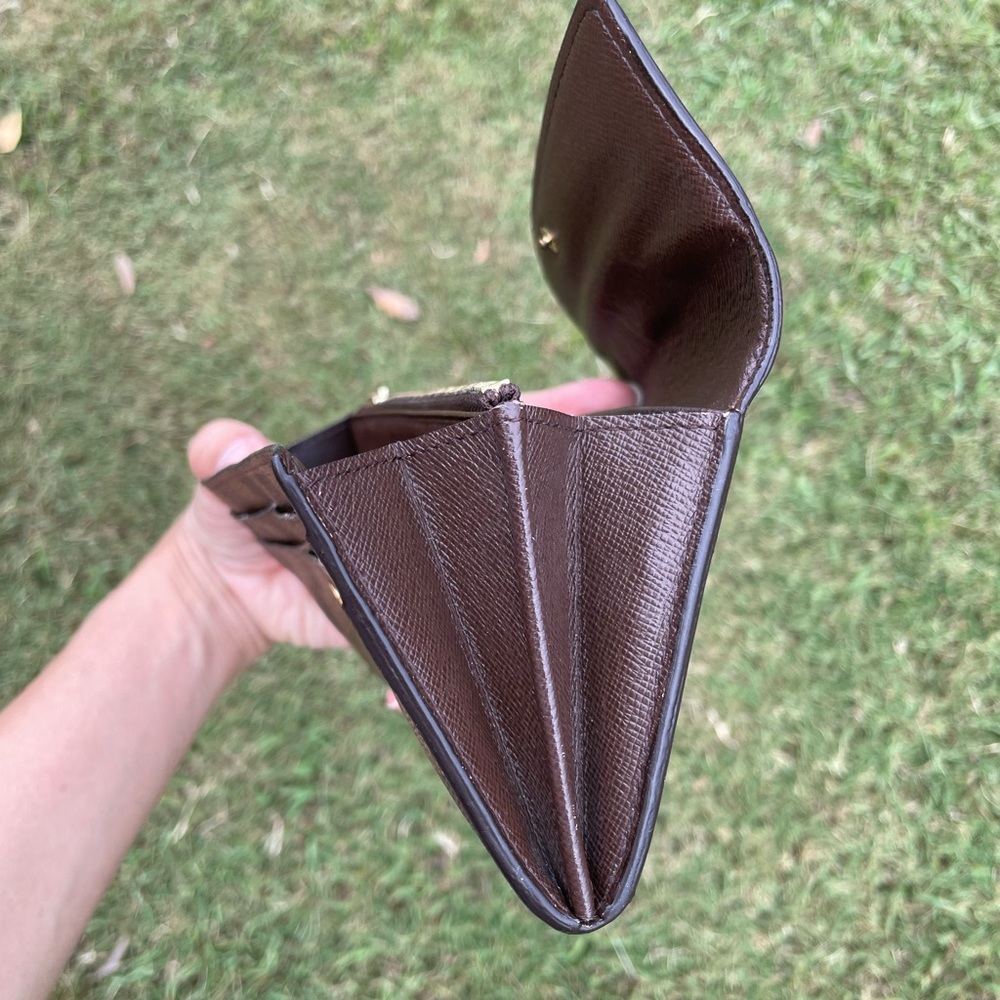 Authentic Louis Vuitton Sarah wallet - Picture 9 of 16
